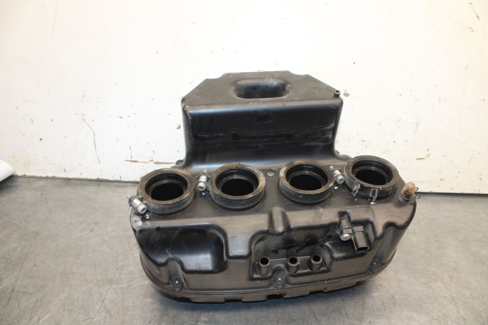 09-15 YAMAHA FZ6R AIRBOX AIR INTAKE FILTER BOX  BB686