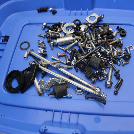 2017 Suzuki SV650 SV650AL7 ABS ENGINE LEFTOVER BOLTS HARDWARE MOTOR SCREWS BB512