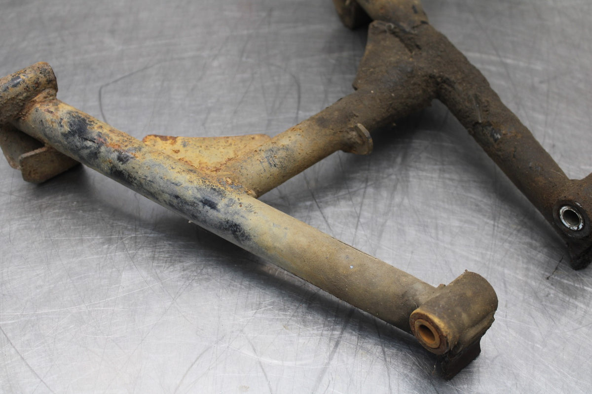 77-79 SUZUKI GS1000 CENTER MAIN STAND BB807