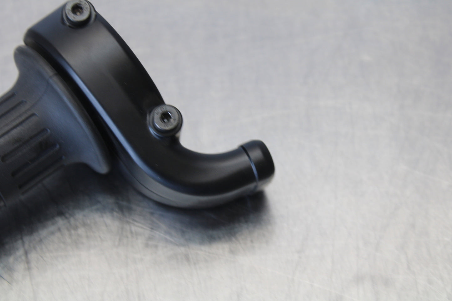 23-24 KAWASAKI NINJA ZX14R NEW!! THROTTLE CABLE LINE HOUSING GUIDE BB169