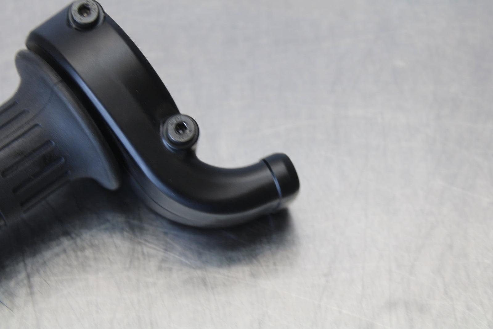 23-24 KAWASAKI NINJA ZX14R NEW!! THROTTLE CABLE LINE HOUSING GUIDE BB169