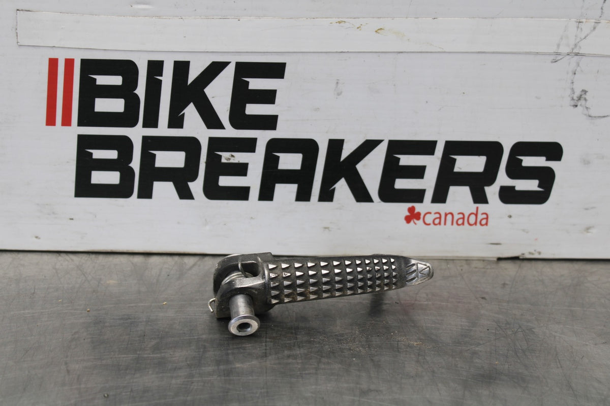 13-18 KAWASAKI NINJA ZX6R LEFT FRONT FOOT REST PEG STEP BB908