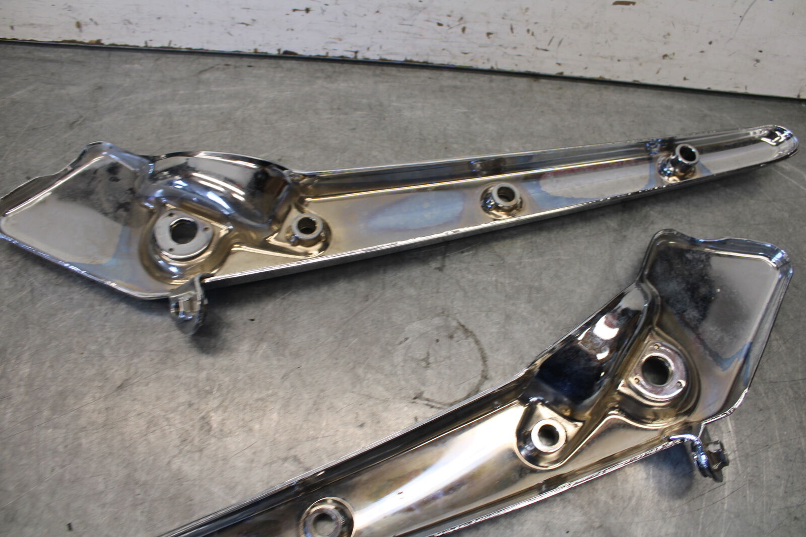 2008 Honda VTX1300C REAR BACK FENDER SUPPORT FRAME SUBFRAME bb673