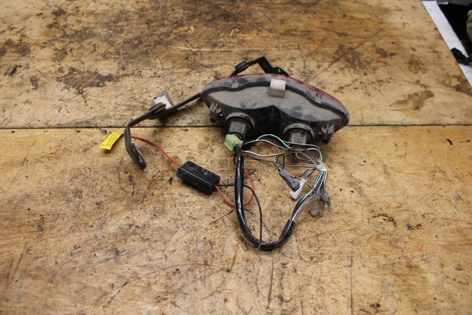 07-11 SUZUKI VSTROM 650 REAR TAIL TAILLIGHT BACK BRAKE LIGHT BB340