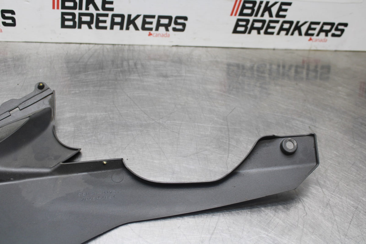 08 KAWASAKI NINJA ZX10R RIGHT LOWER BOTTOM BELLY SIDE FAIRING COWL  BB902