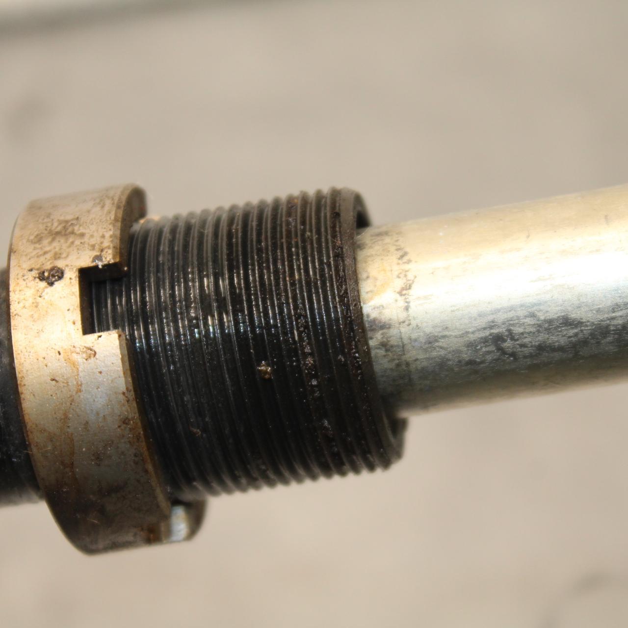 21 KAWASAKI NINJA ZX6R REAR BACK SWINGARM BOLT SUSPENSION PIVOT AXLE BB647