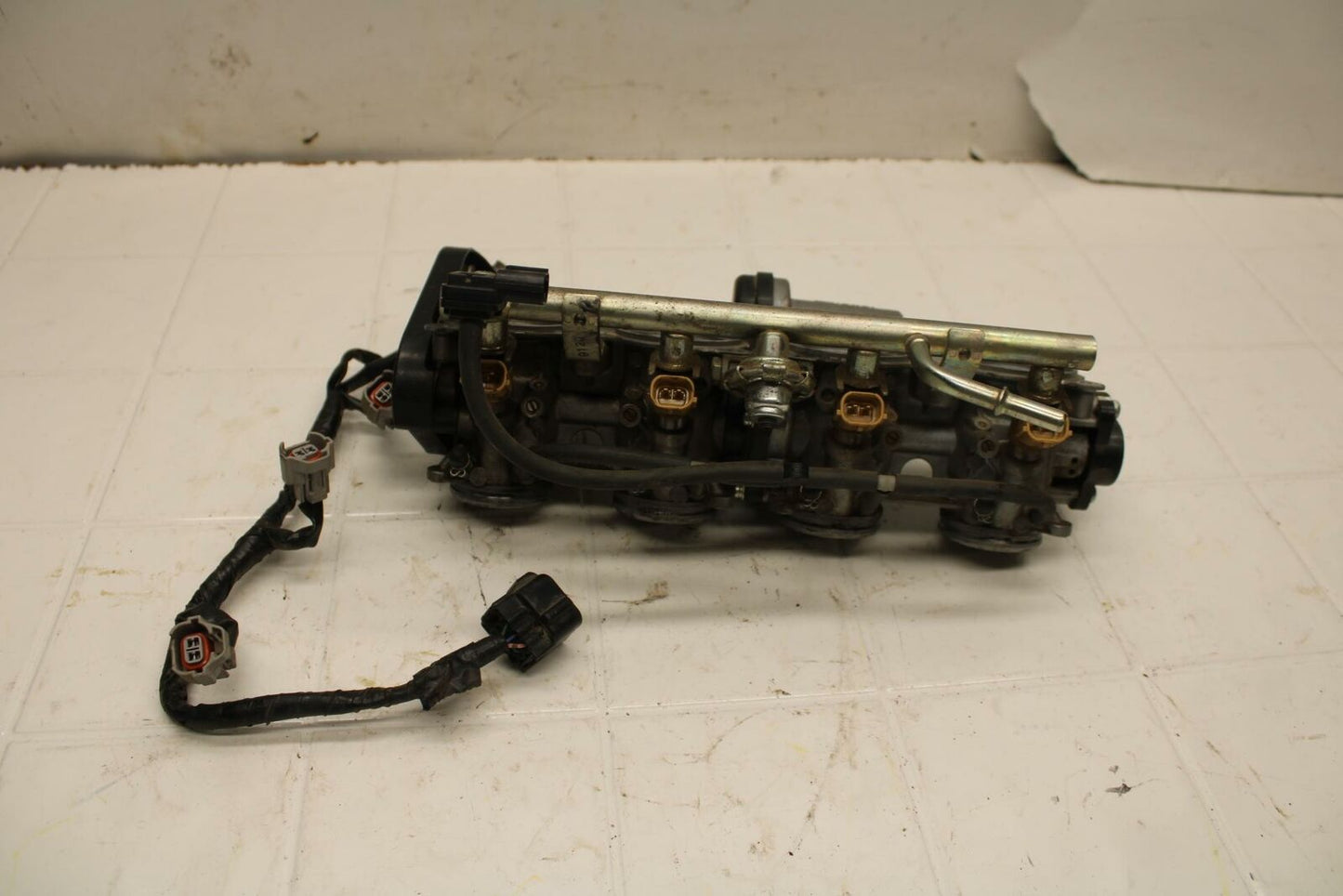 08-16 YAMAHA YZF R6 MAIN FUEL INJECTORS / THROTTLE BODIES BB406