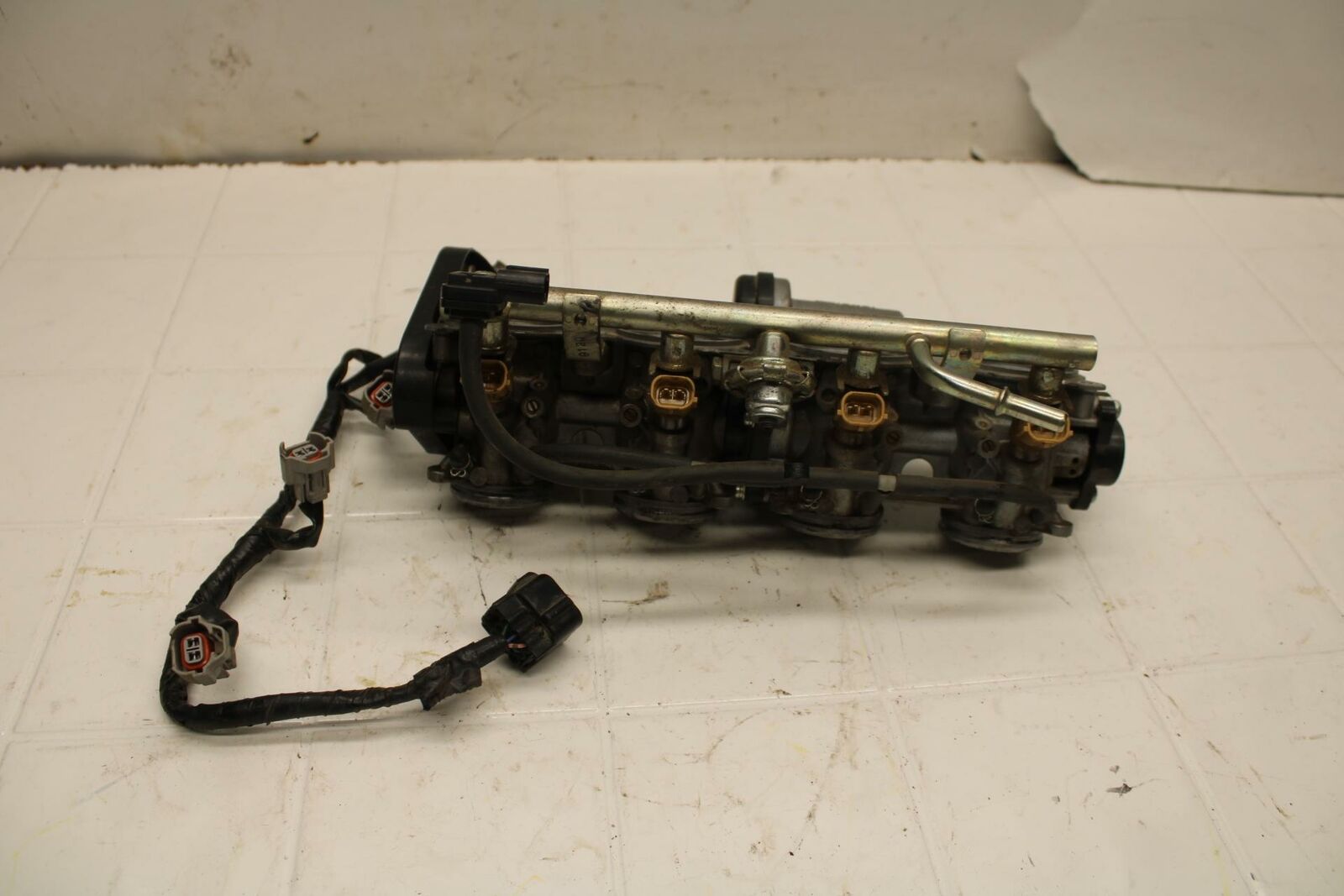 08-16 YAMAHA YZF R6 MAIN FUEL INJECTORS / THROTTLE BODIES BB406