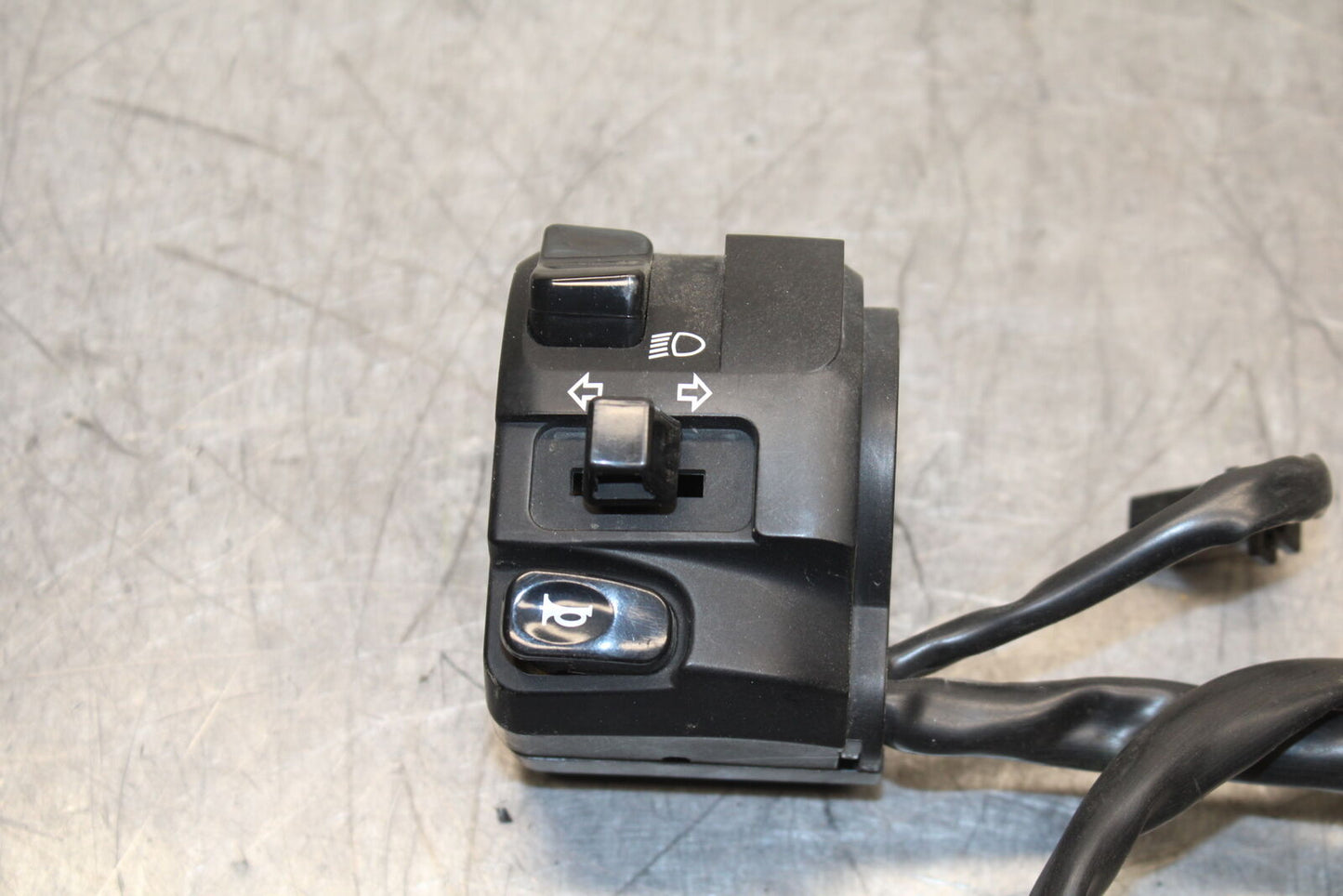 19-22 KAWASAKI Z400 LEFT CLIP ON HANDLE HORN SIGNALS SWITCH SWITCHES BB738