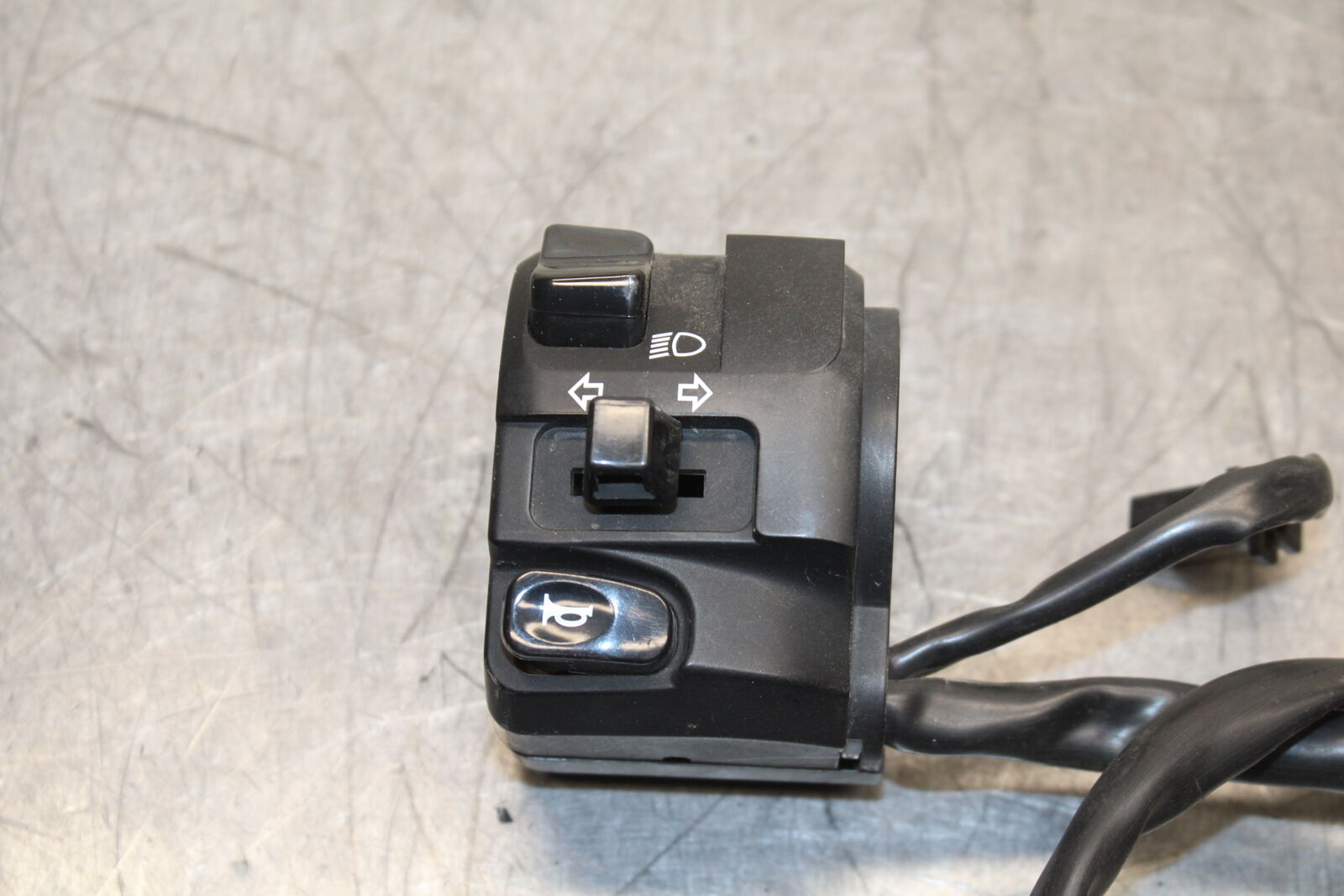 19-22 KAWASAKI Z400 LEFT CLIP ON HANDLE HORN SIGNALS SWITCH SWITCHES BB738