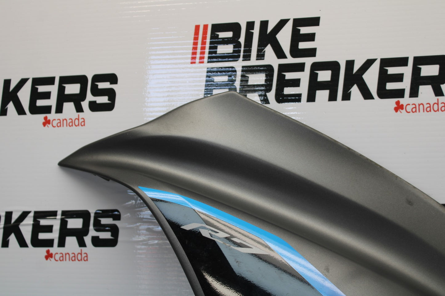 22-25 YAMAHA YZF R7 LEFT MID UPPER SIDE FAIRING COWL BB182