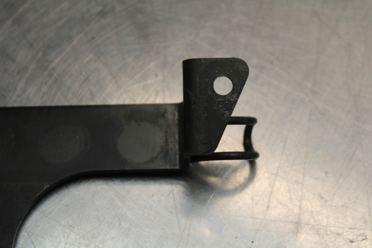 02 KAWASAKI VULCAN 800 VN800B CLASSIC BATTERY HOLD DOWN CLAMP STRAP BB862