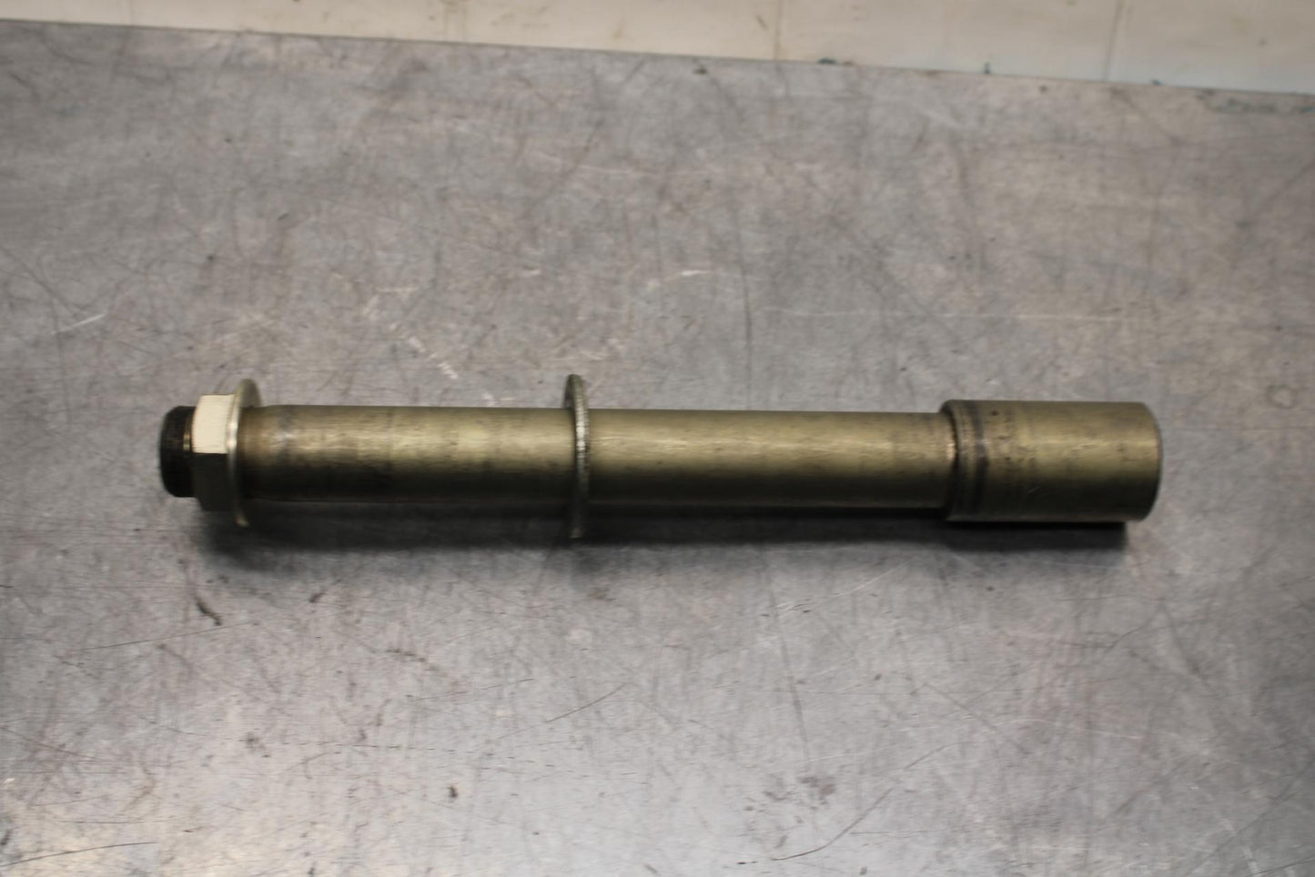 11-23 SUZUKI GSXR 600 FRONT WHEEL RIM AXLE PIVOT BOLT BB582