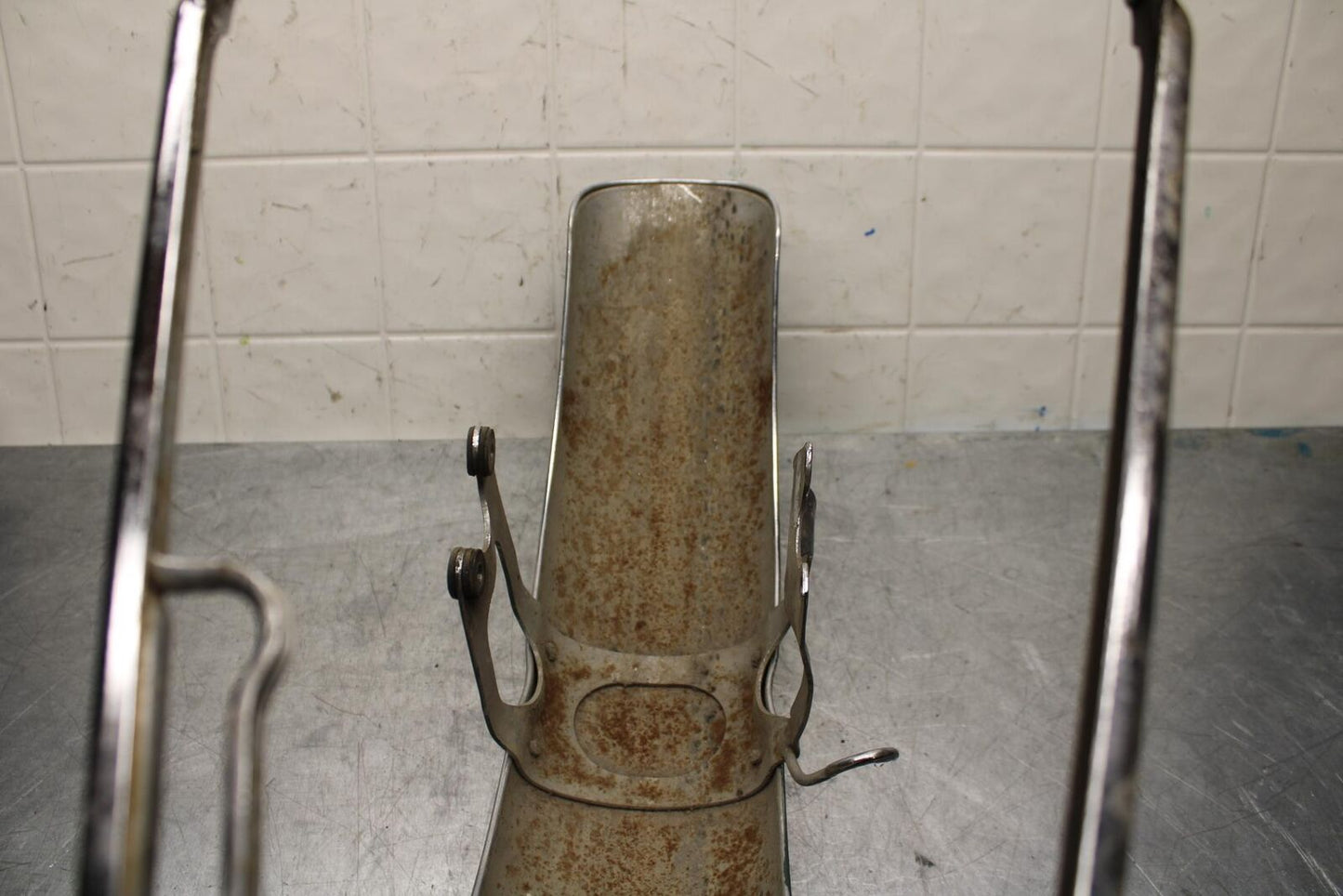 1977 Honda CB550K --- FRONT WHEEL FENDER COWL FAIRING 61100-390-671 BB592