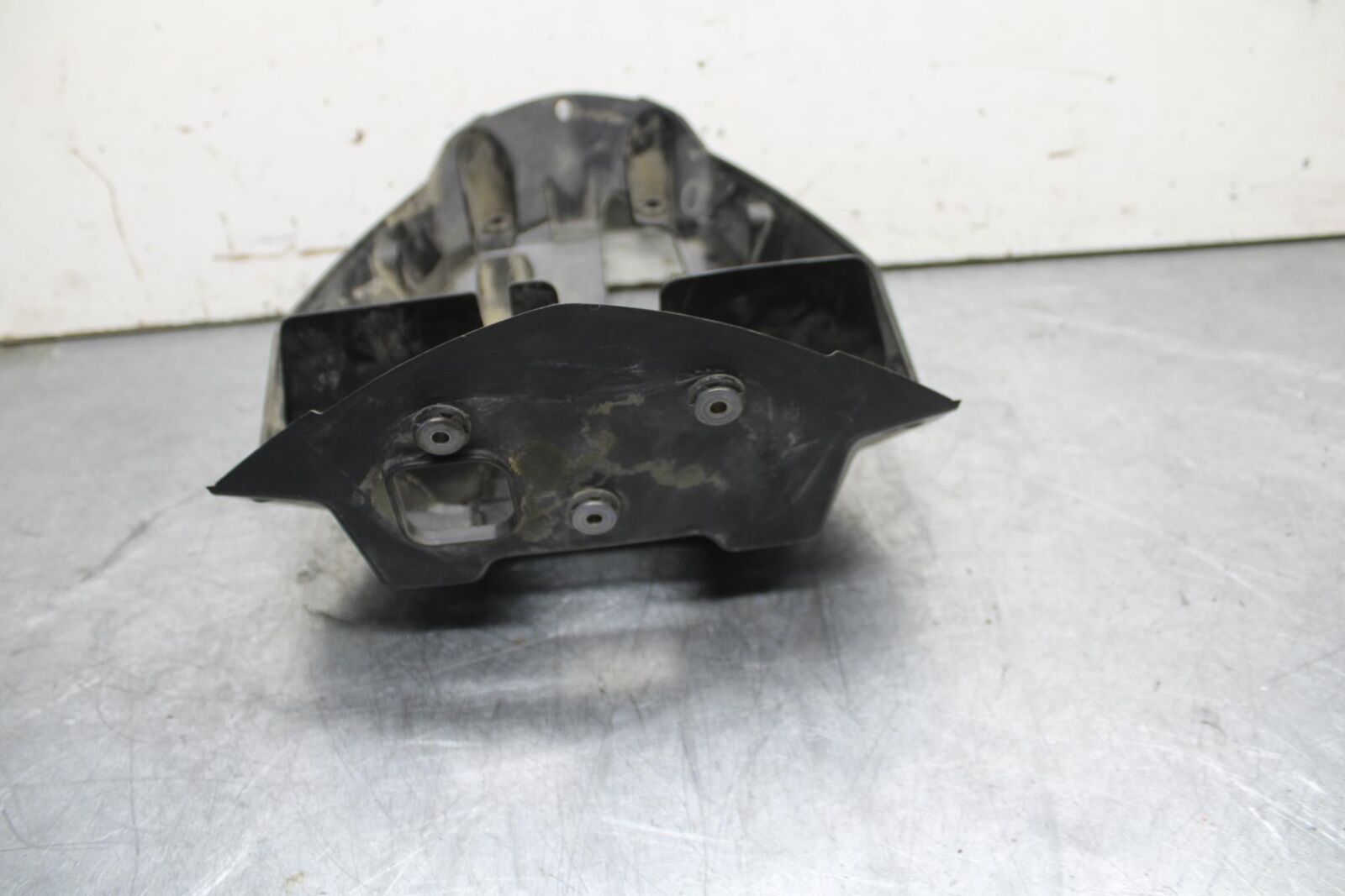 16-18 KTM 690 DUKE UPPER FAIRING MIRROR GAUGES STAY BRACKET BB631