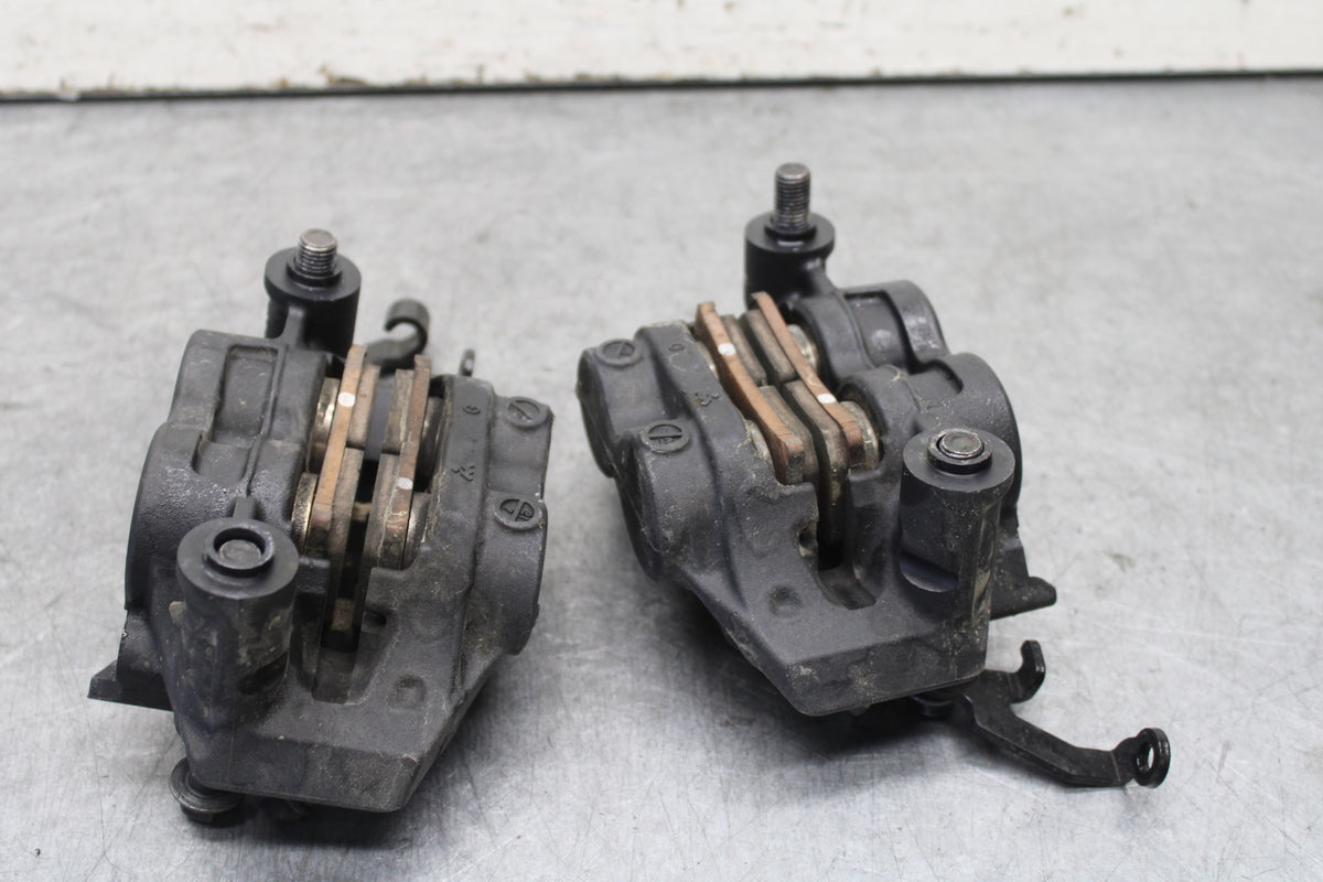22-24 YAMAHA XSR900 RIGHT LEFT FRONT BRAKE CALIPER SET PAIR CALIPERS BB683