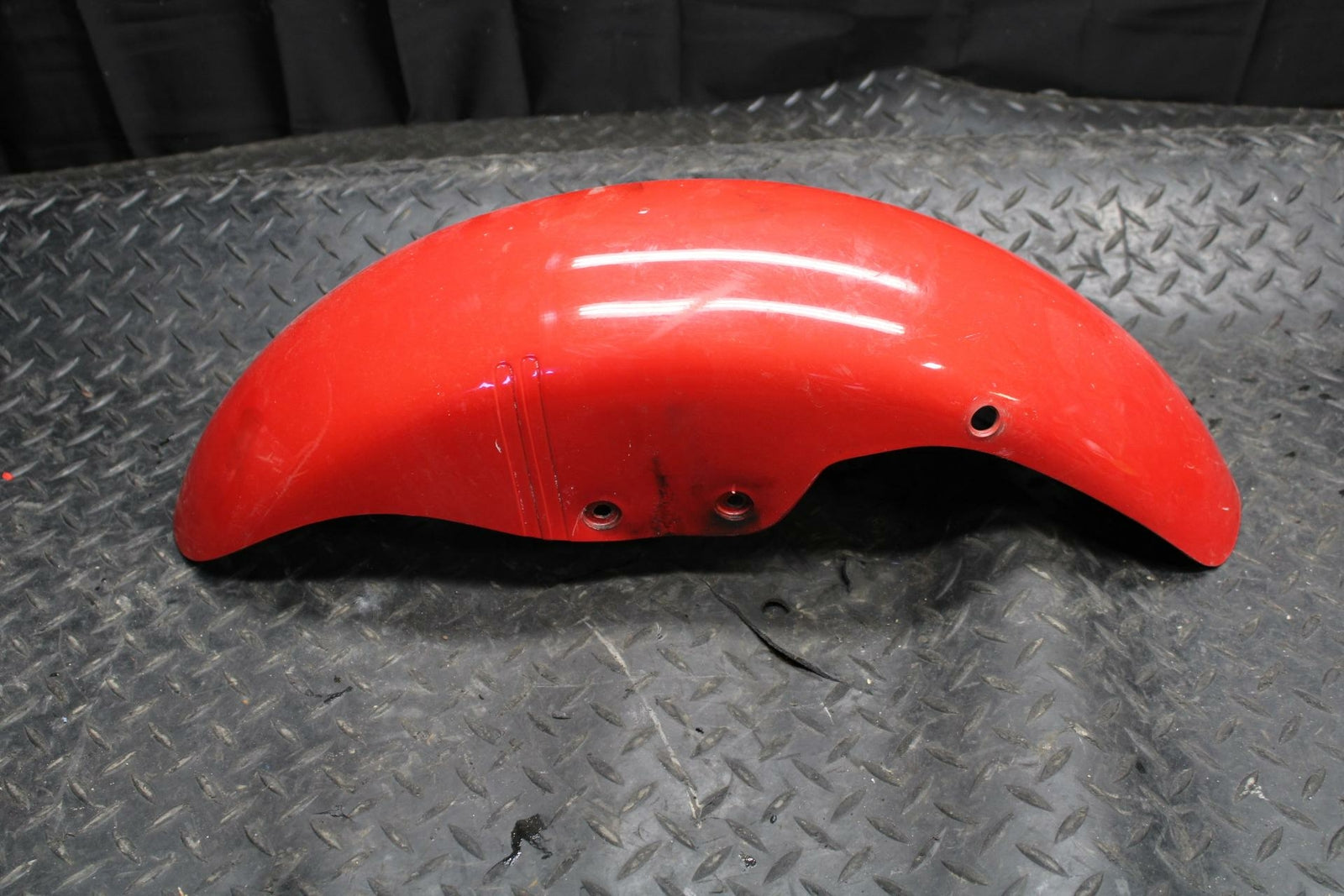 86 SUZUKI GS750ES RED FRONT WHEEL FENDER COWL BRACE BB233