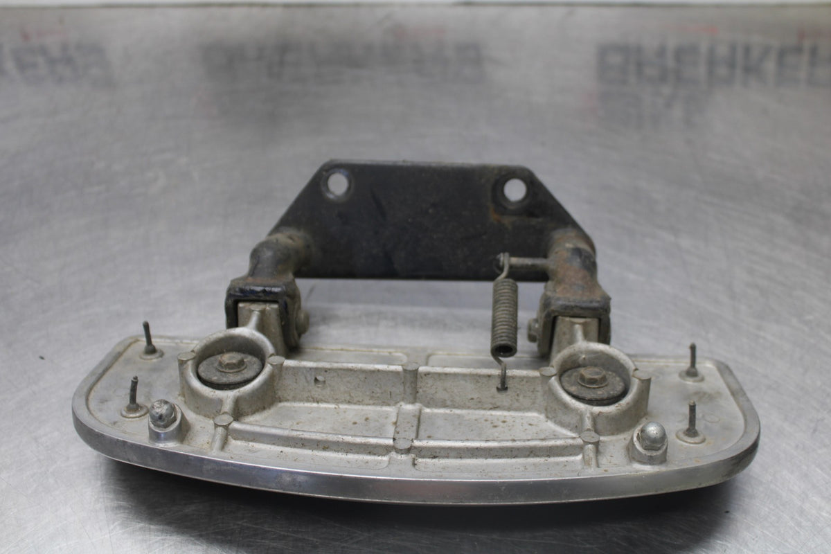 97 KAWASAKI VULCAN 1500 VN1500D CLASSIC LEFT FRONT FOOT REST PEG STEP BB936