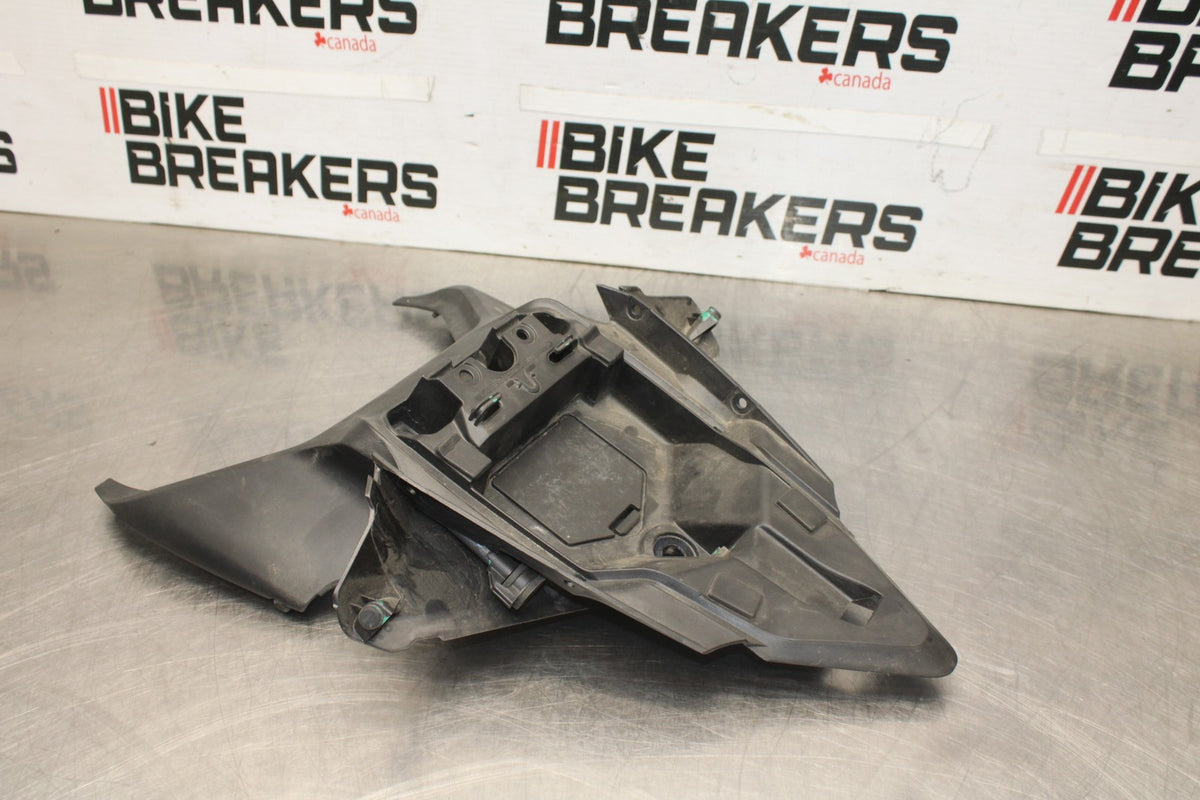 16 DUCATI 959 PANIGALE CENTER REAR BACK TAIL FAIRING COWL BB912