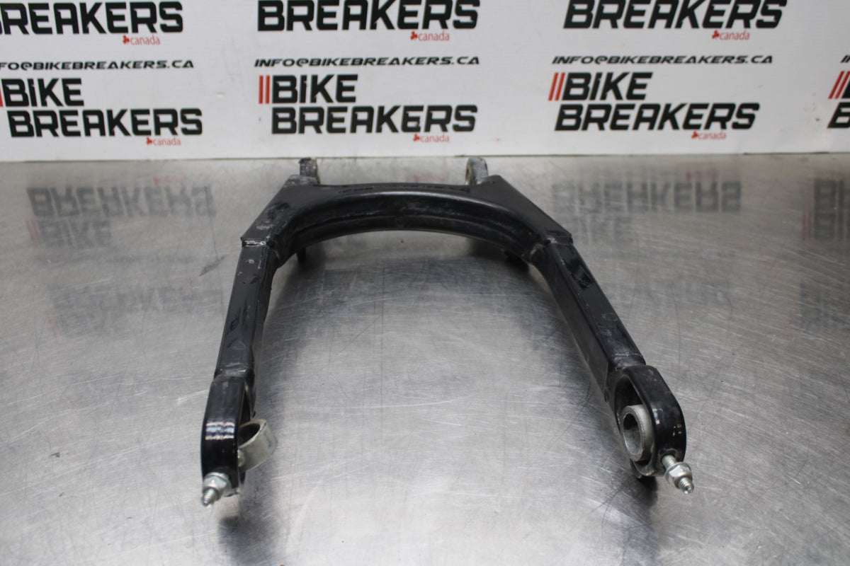 09 HARLEY-DAVIDSON SPORTSTER 1200 CUSTOM XL1200C SWINGARM SUSPENSION ARM BB776