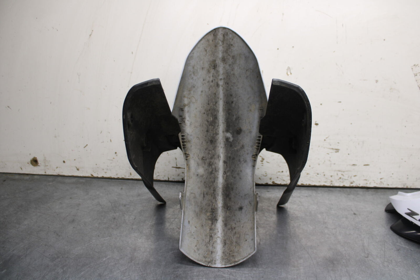 12-13 KAWASAKI Z1000 FRONT WHEEL FENDER COWL FAIRING BB743