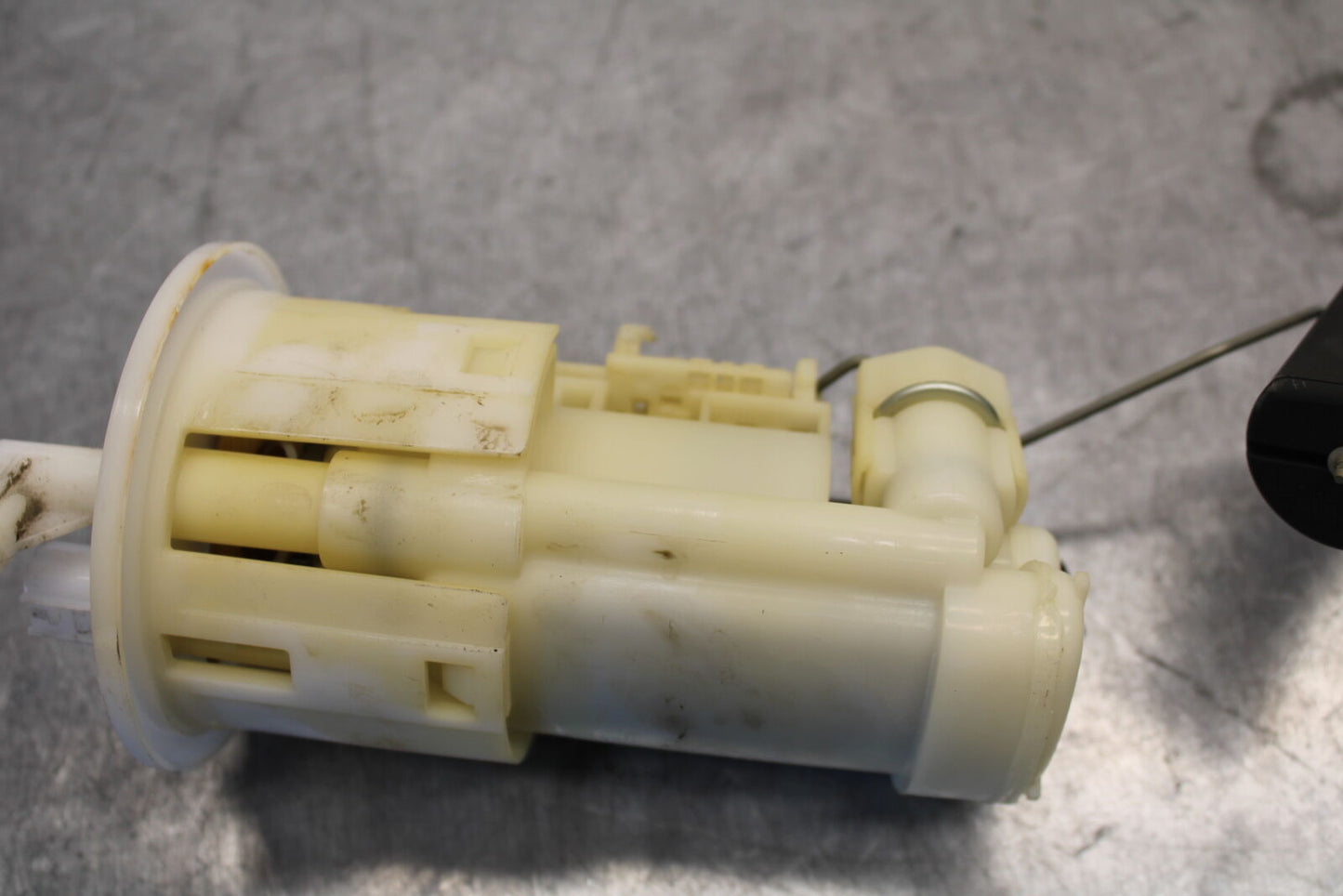 07-09 YAMAHA FZ6 FUEL PUMP GAS PETROL SENDER UNIT 5VX-13907-02-00 BB713
