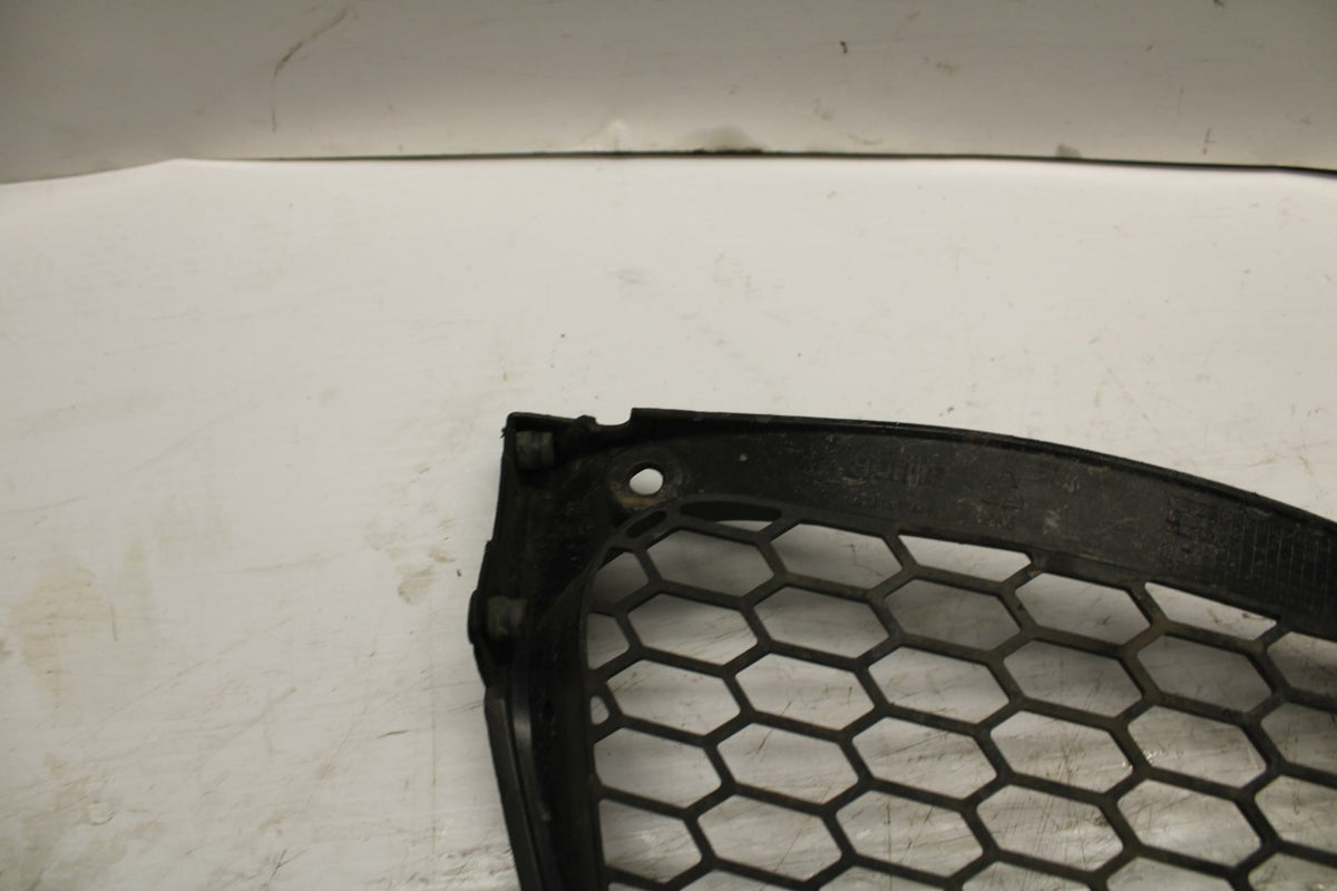 10-11 APRILIA RSV4 FRONT LOWER INNER EXHAUST V FAIRING COWL GUARD  BB268
