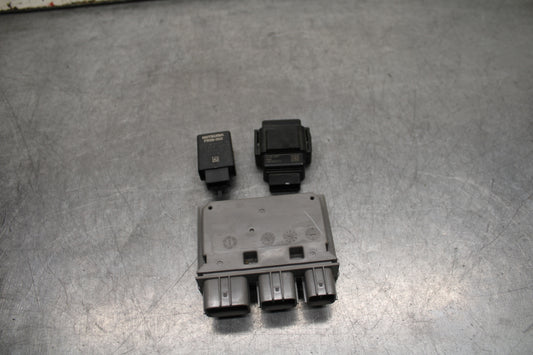 24 KAWASAKI NINJA 500 ABS RELAY ASSEMBLY FUSE BOX SET BB730