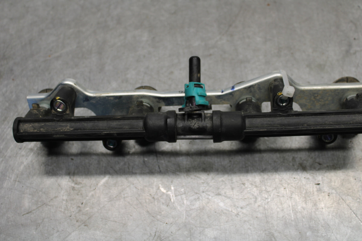07-12 HONDA CBR600RR SECONDARY FUEL INJECTORS TOP AIRBOX 16450-MFJ-D01 BB672
