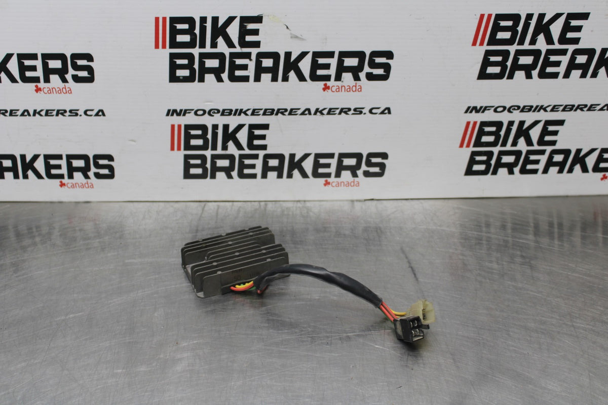 02 DUCATI MONSTER 620 RECTIFIER VOLTAGE REGULATOR BB851