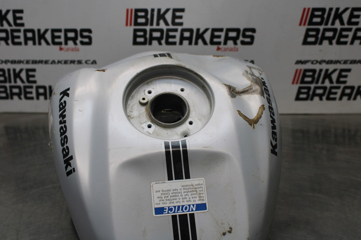 23-26 KAWASAKI NINJA ZX4RR GAS TANK FUEL CELL PETROL RESERVOIR BB872