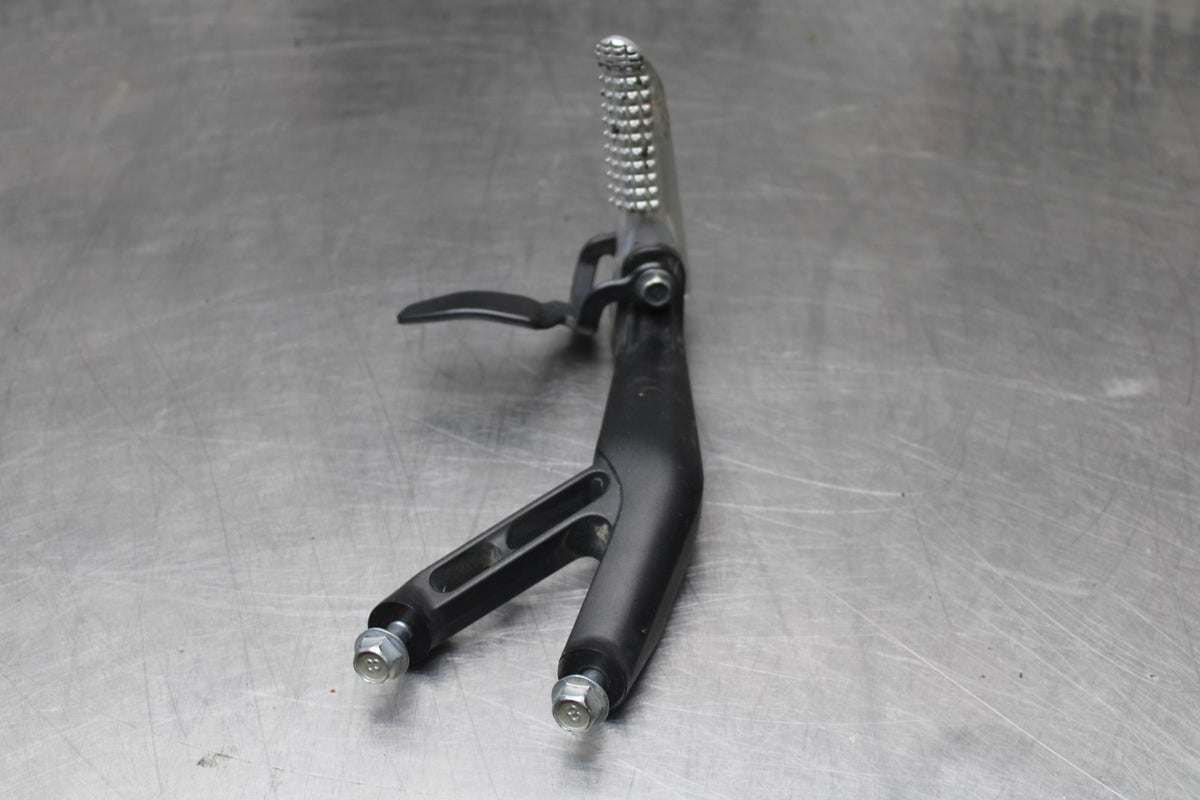 22-25 YAMAHA YZF R7 LEFT REAR BACK PASSENGER PEG BB769