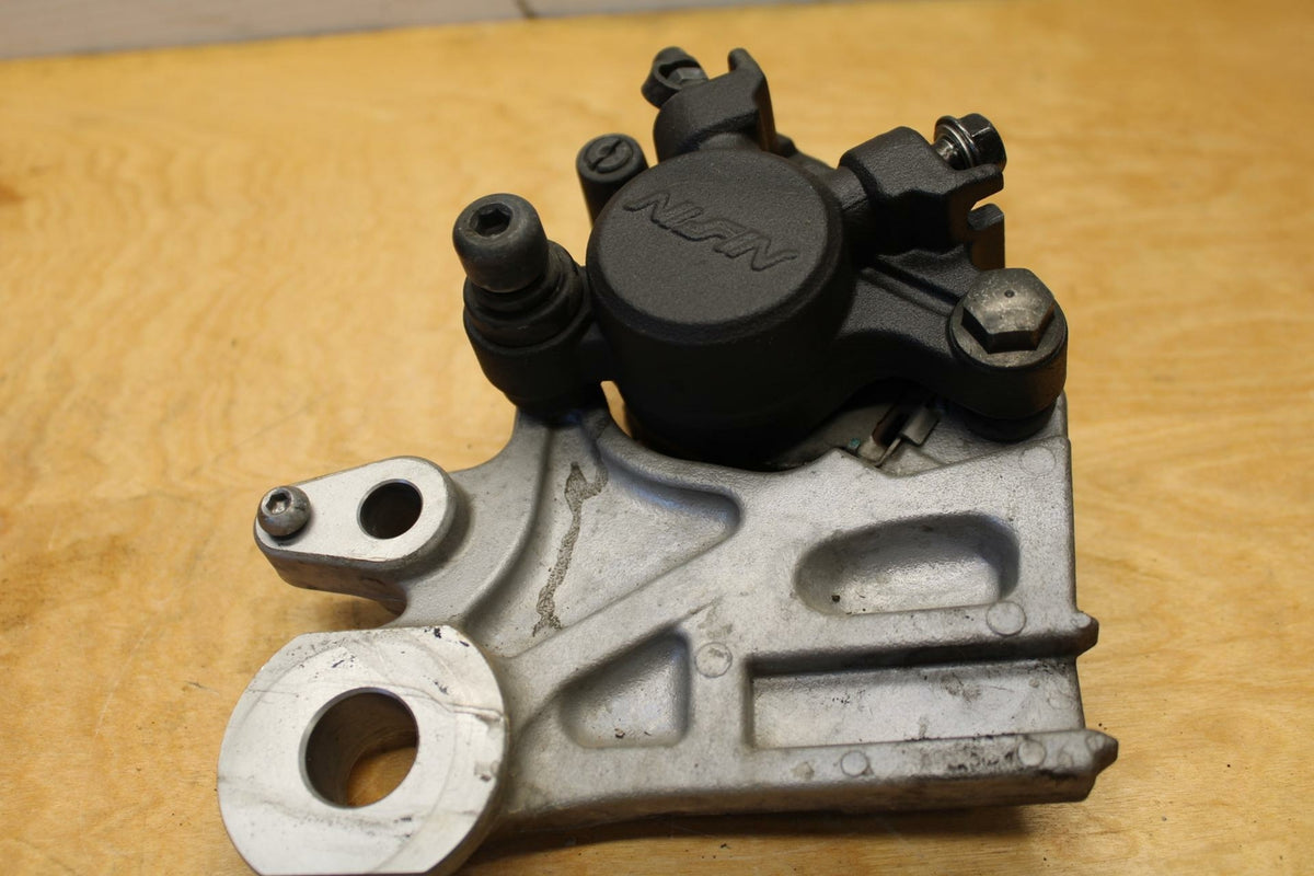 18-21 YAMAHA XSR700 REAR BACK BRAKE CALIPER W MOUNT BRACKET BB323