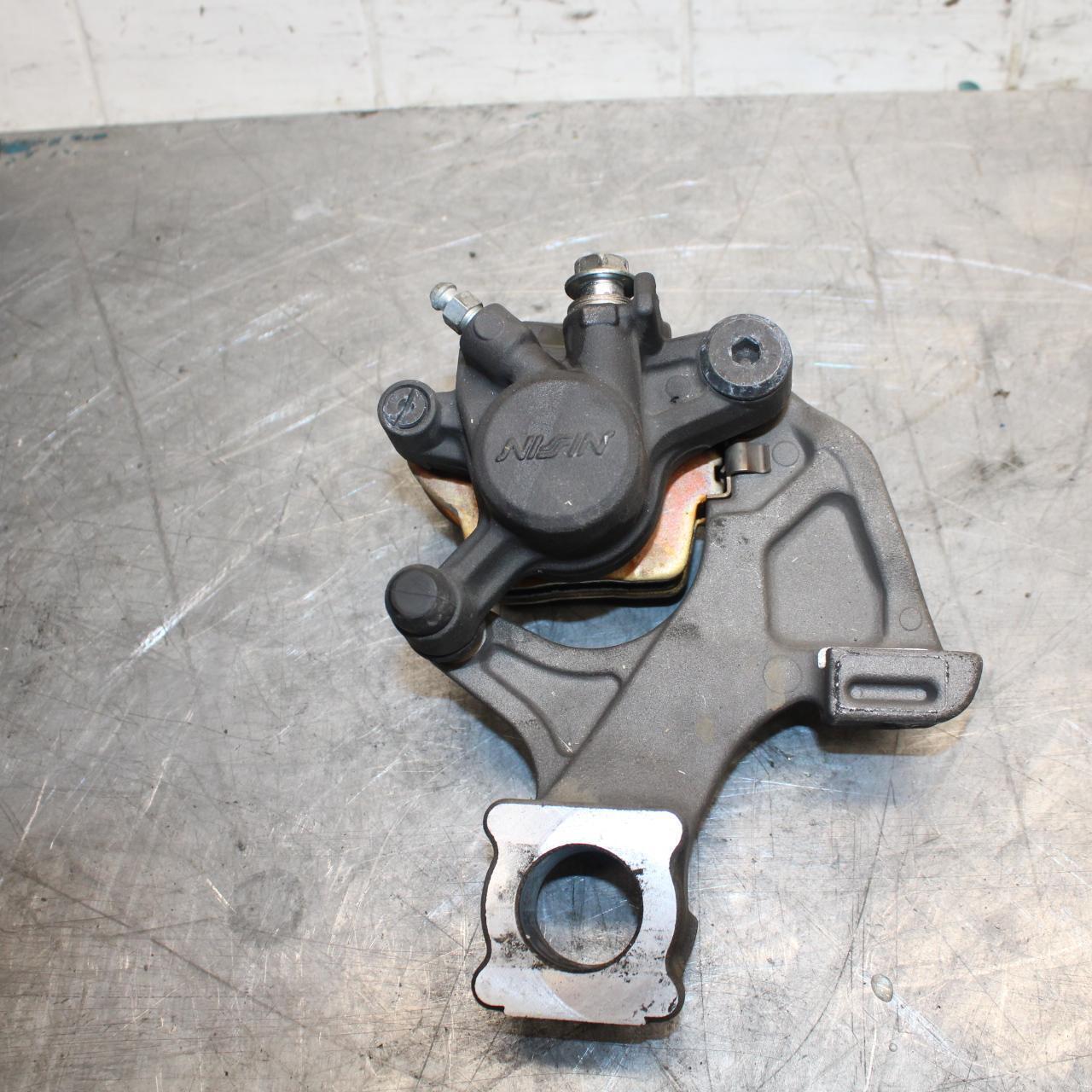 11-21 SUZUKI GSXR750 REAR  BRAKE CALIPER W MOUNT BRACKET 69100-47H10-999  BB474