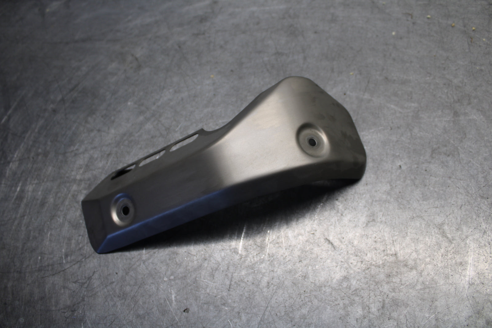 21-24 YAMAHA MT-07 REAR BACK MUFFLER EXHAUST PIPE COVER HEAT SHIELD GUARD BB662