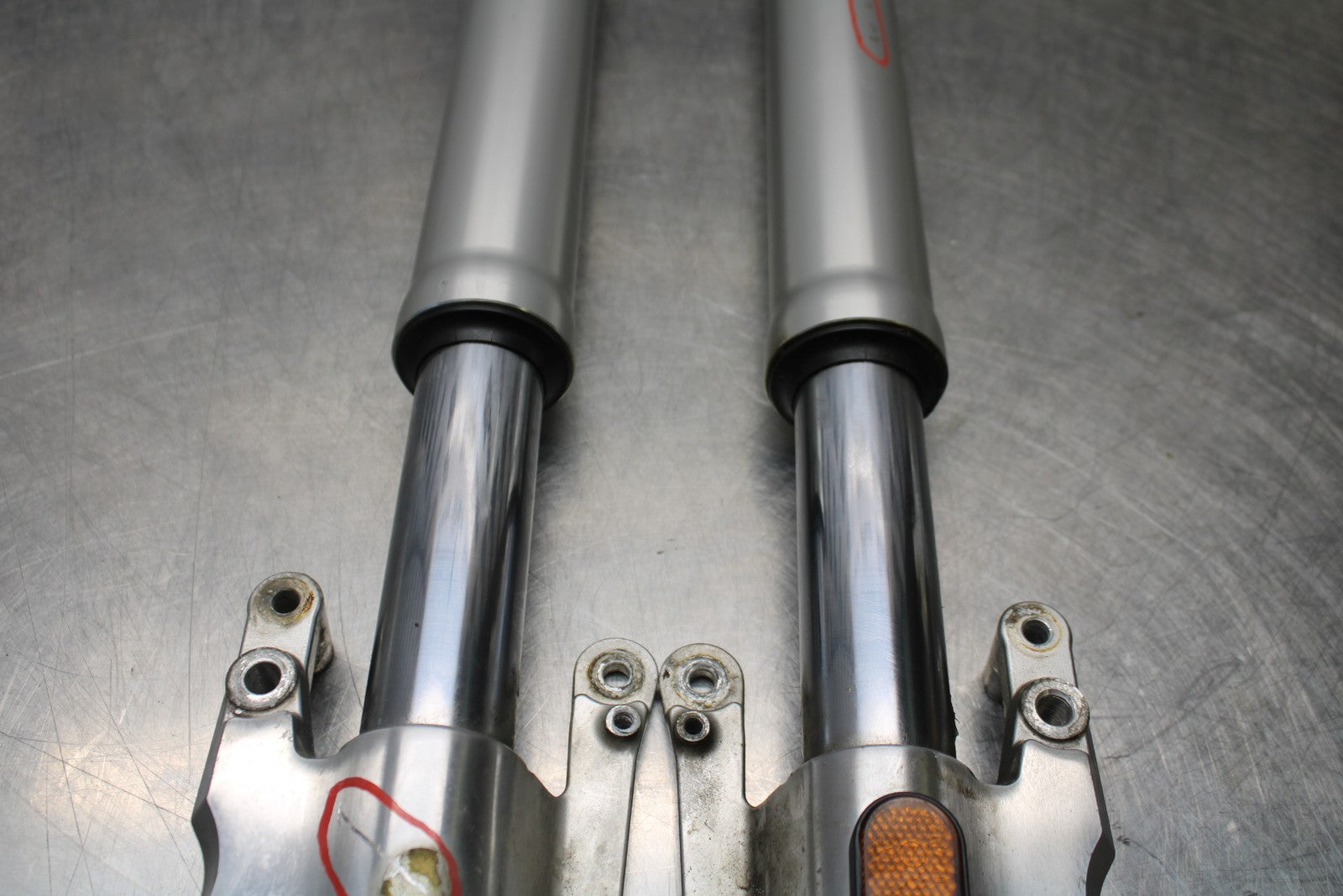 05 TRIUMPH ROCKET III FRONT FORKS SHOCK SUSPENSION SET PAIR BB186