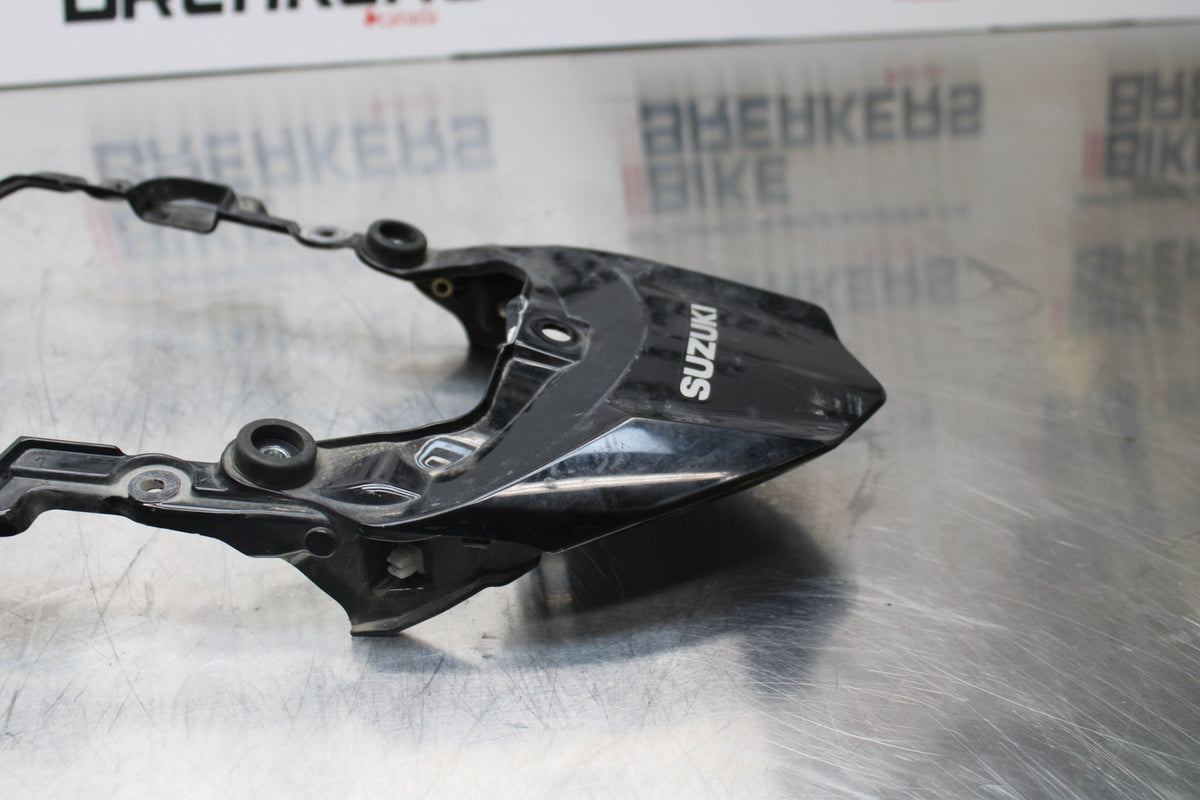11 SUZUKI GSXR1000 CENTER REAR BACK TAIL FAIRING COWL BB142