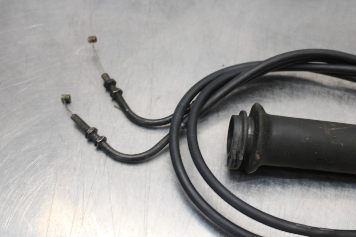 05 TRIUMPH ROCKET III THROTTLE CABLES LINES BB186