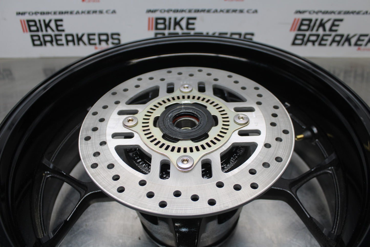 23-24 KAWASAKI NINJA ZX14R NEW TAKE OFF!! REAR WHEEL BACK RIM & ROTOR BB764