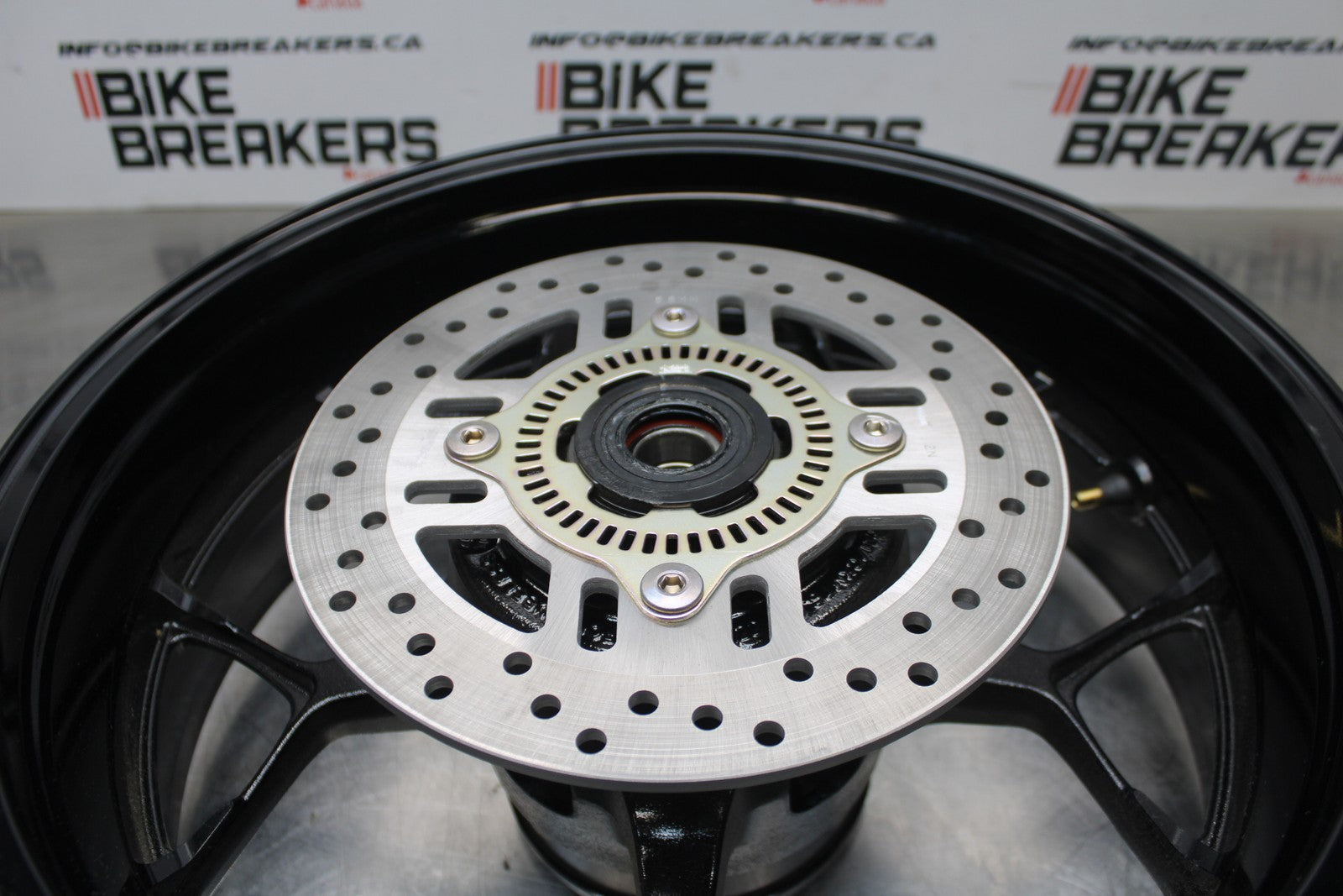 23-24 KAWASAKI NINJA ZX14R NEW TAKE OFF!! REAR WHEEL BACK RIM & ROTOR BB764