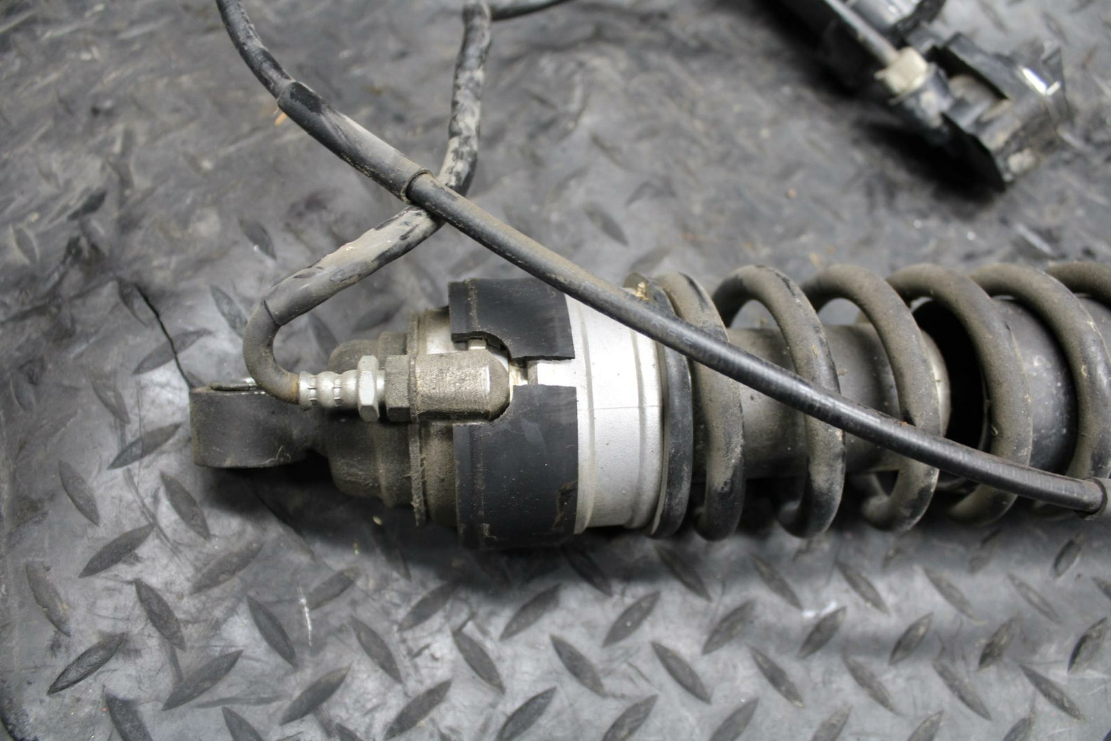 86 SUZUKI GS750ES REAR BACK SHOCK ABSORBER SUSPENSION BB233