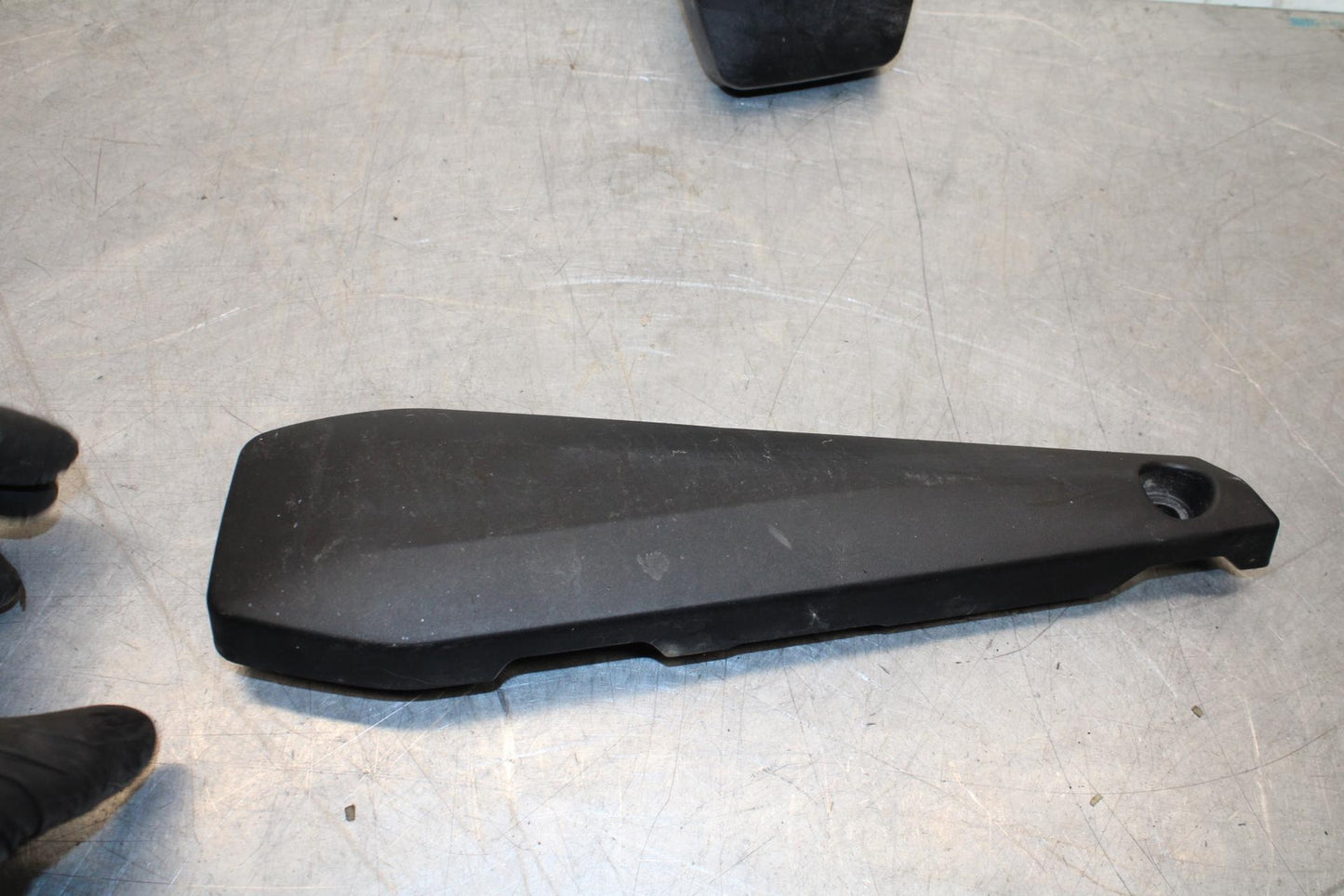 2012 Yamaha FZ8 RIGHT LEFT FRONT SIDE SEAT PANELS TRIMS COWLS FAIRINGS BB550