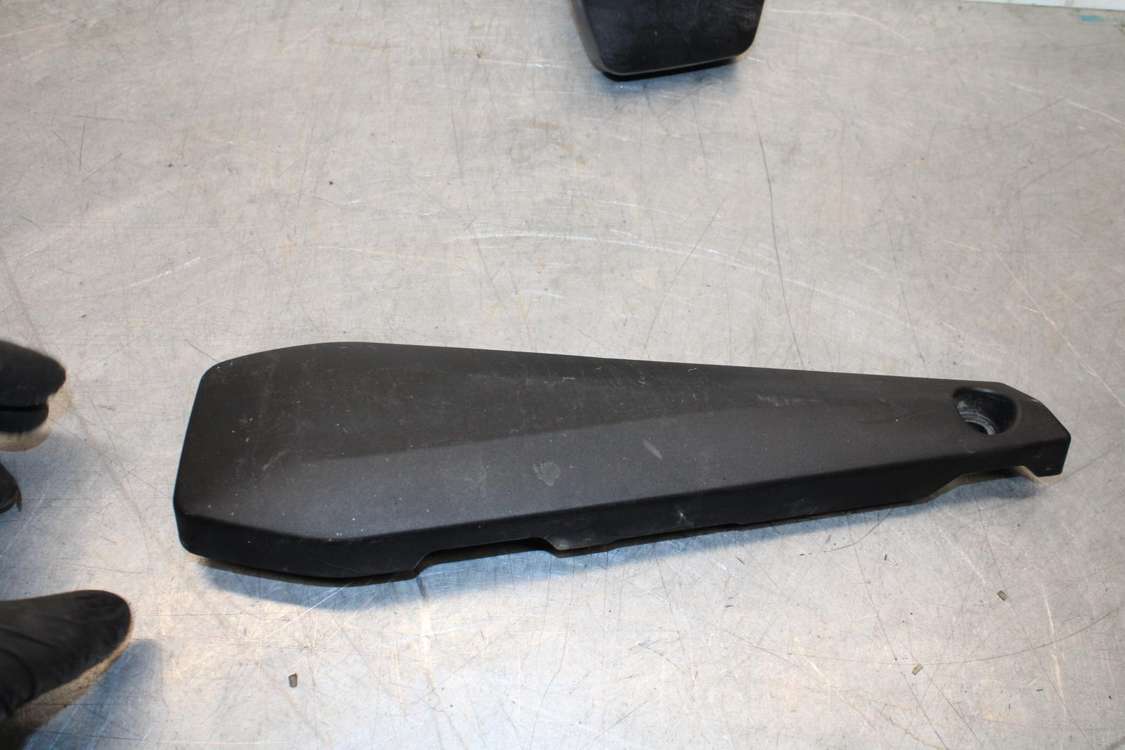 2012 Yamaha FZ8 RIGHT LEFT FRONT SIDE SEAT PANELS TRIMS COWLS FAIRINGS BB550