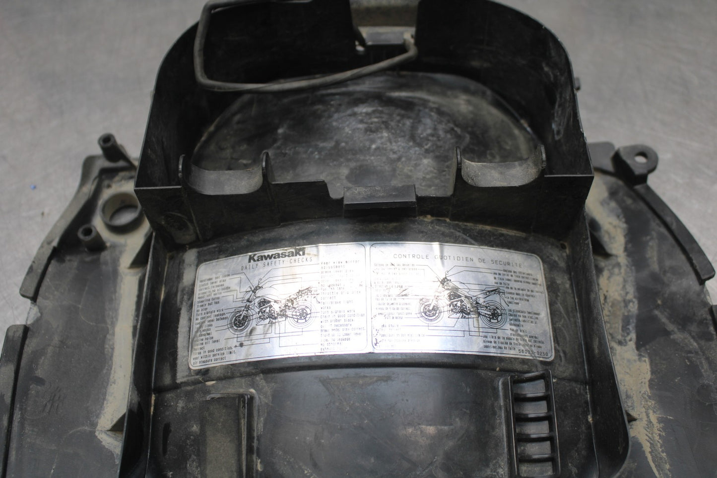 09-10 KAWASAKI ER-6N REAR BACK TAIL UNDERTAIL FAIRING COWL FENDER BB205