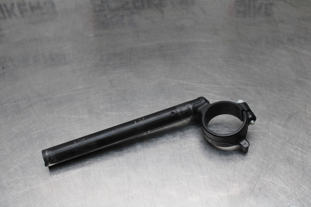 11-25 SUZUKI GSXR 600  RIGHT CLIP ON HANDLEBAR BB830