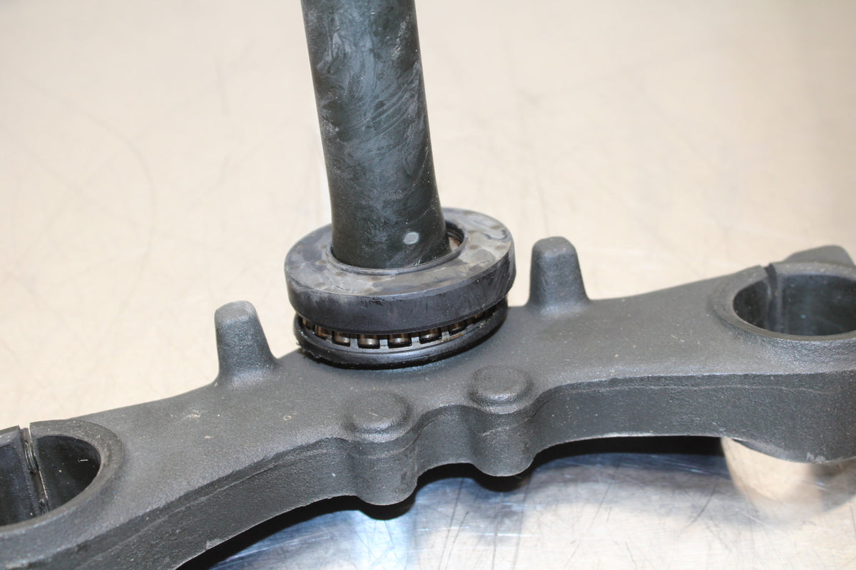 86 SUZUKI GS750ES FRONT FORKS CLAMP LOWER TRIPLE TREE STEM BB140