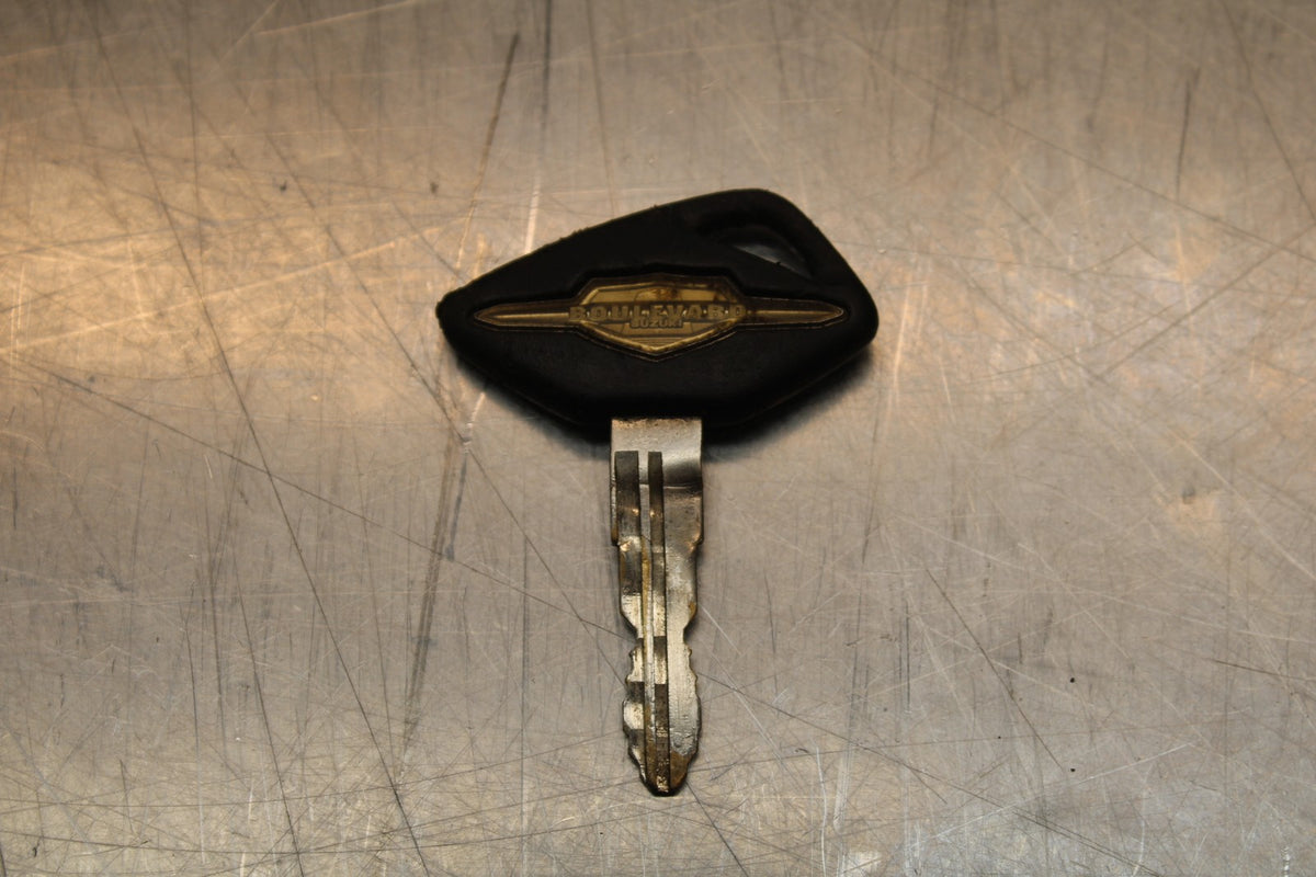 2006 Suzuki Boulevard C90 IGNITION LOCK KEY SET W/ GAS CAP AND SEAT LOCKBB849
