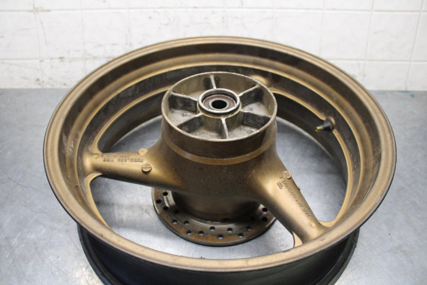2006 Honda CBR600F4i REAR ROTOR BACK BRAKE DISC AND WHEEL RIM BB567