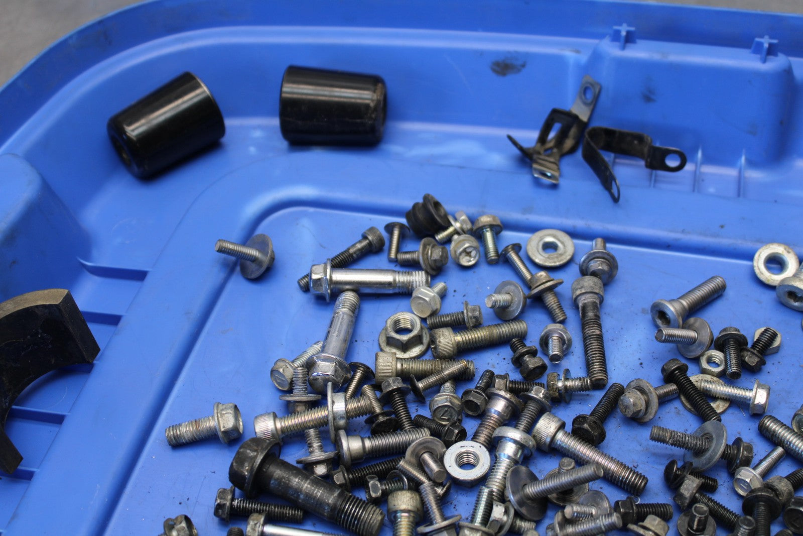 08-18 KAWASAKI KLR650 MOUNTING BOLTS HARDWARE MOTOR SCREWS BB183