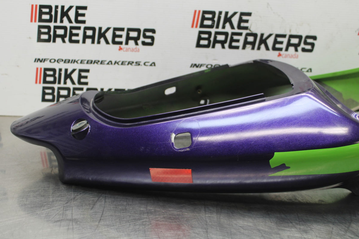 98 KAWASAKI NINJA ZX6 OEM REAR BACK TAIL FAIRING COWL SHROUD BB870